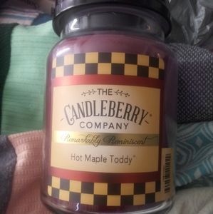 Candleberry 26oz jar candle - Hot Maple Toddy